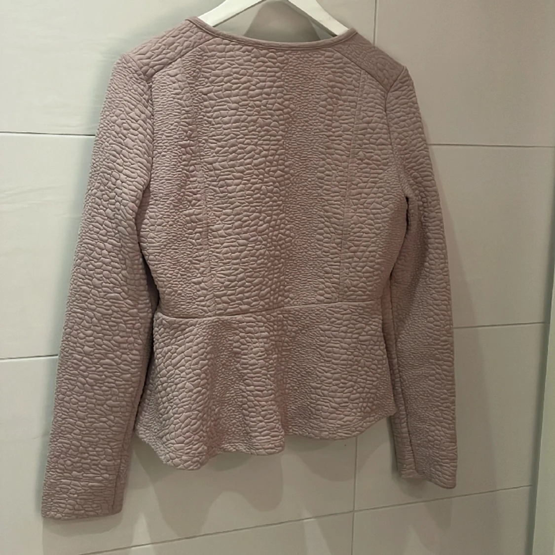 Gullig kofta/jacka - 91