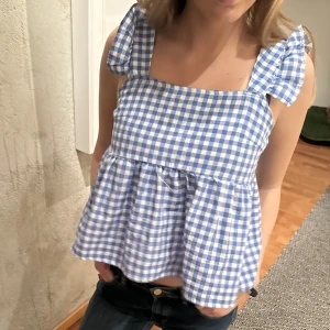 Gullig topp - Så gullig topp, perfekt för sommaren!🦋 Saknar dessvärre lapp då den är köpt i en mindre butik i Marbella för nått år sedan