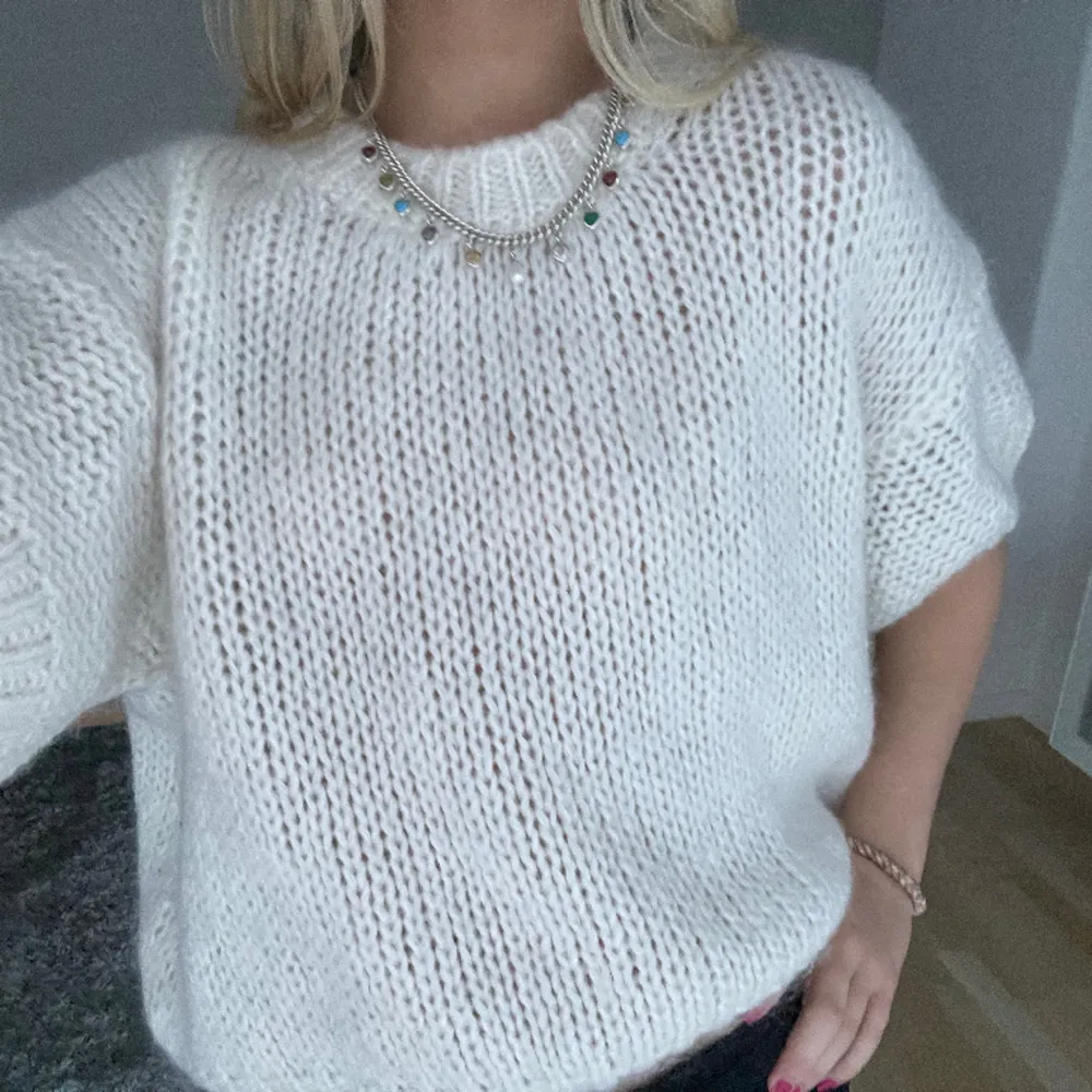 Suuuper söt och fin mohair tröja i vit/krämvit färg!🤍🌟. Tröjor & Koftor.