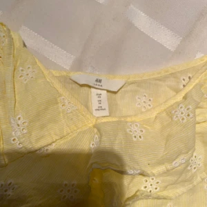 Sockersött linne - Så fint spetslinne i bomull 