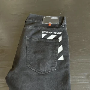 Off White Jeans  - Off White 2022 slim regular fit jeans  New price 689$