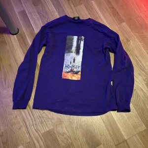 Hockey long sleeve  - Snygg hockey longsleeve i färgen lila 
