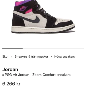 Jordanx PSG Air Jordan 1 Zoom Comfort sneakers - Märkets kännetecknande Air Jordan Wings-logotyp, karaktäristisk Swoosh-logotyp, kontrastpanel, rund tå, snörning i fram, plös med logotypmärke, ankellängd, innersula med logotyp, gummisula. Material: skinn. 