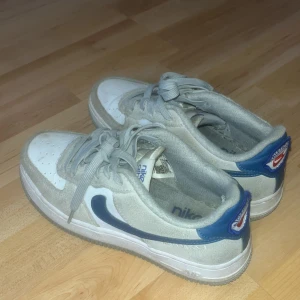 Nike sneakers  - Använda , ej trasiga 