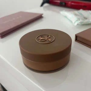 Anastasia brownser - Knappt andvänd, säljer pga andvänder nt, slutsåld product 