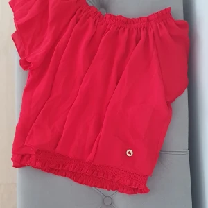 Festtopp/Fintopp 152 - Söt festtopp inköpt i Spanien strlk 152. 