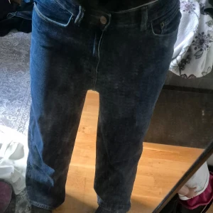 Jeans - Ett par jeans köpta från frankrike för 500 kr och är knappt använda💞