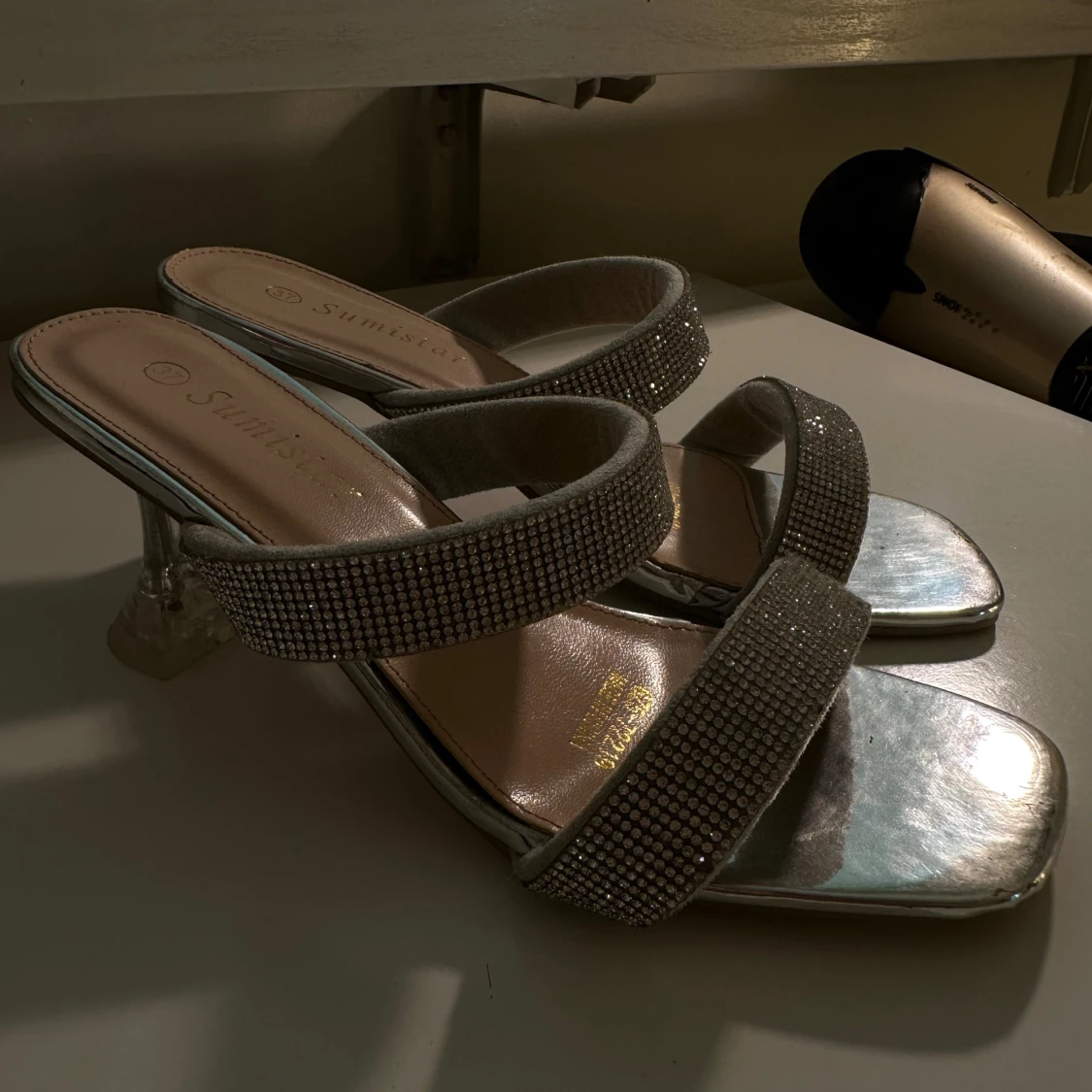 Silver diamant kitten heels