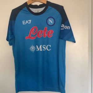 En Osimhen Fotbollströjor  - En Osimhen tröja från 22 /23 säsongen! Str S