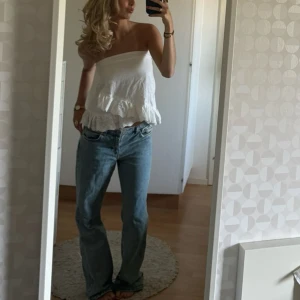 Vit topp/kjol - En kjol som jag tycker passar bättre som en topp. Den är inte genomskinlig.