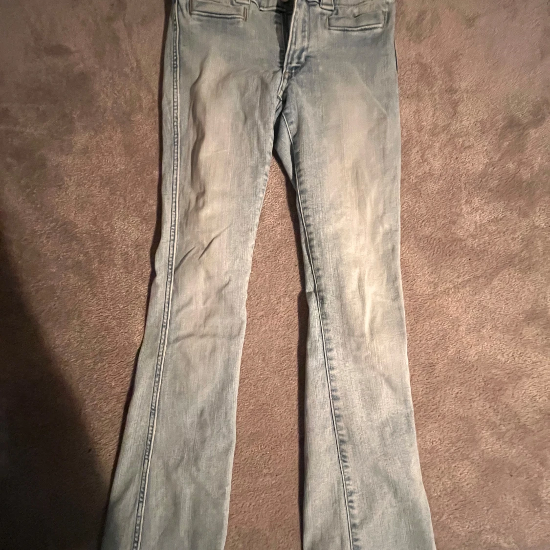 Ljus blåa low waist jeans 