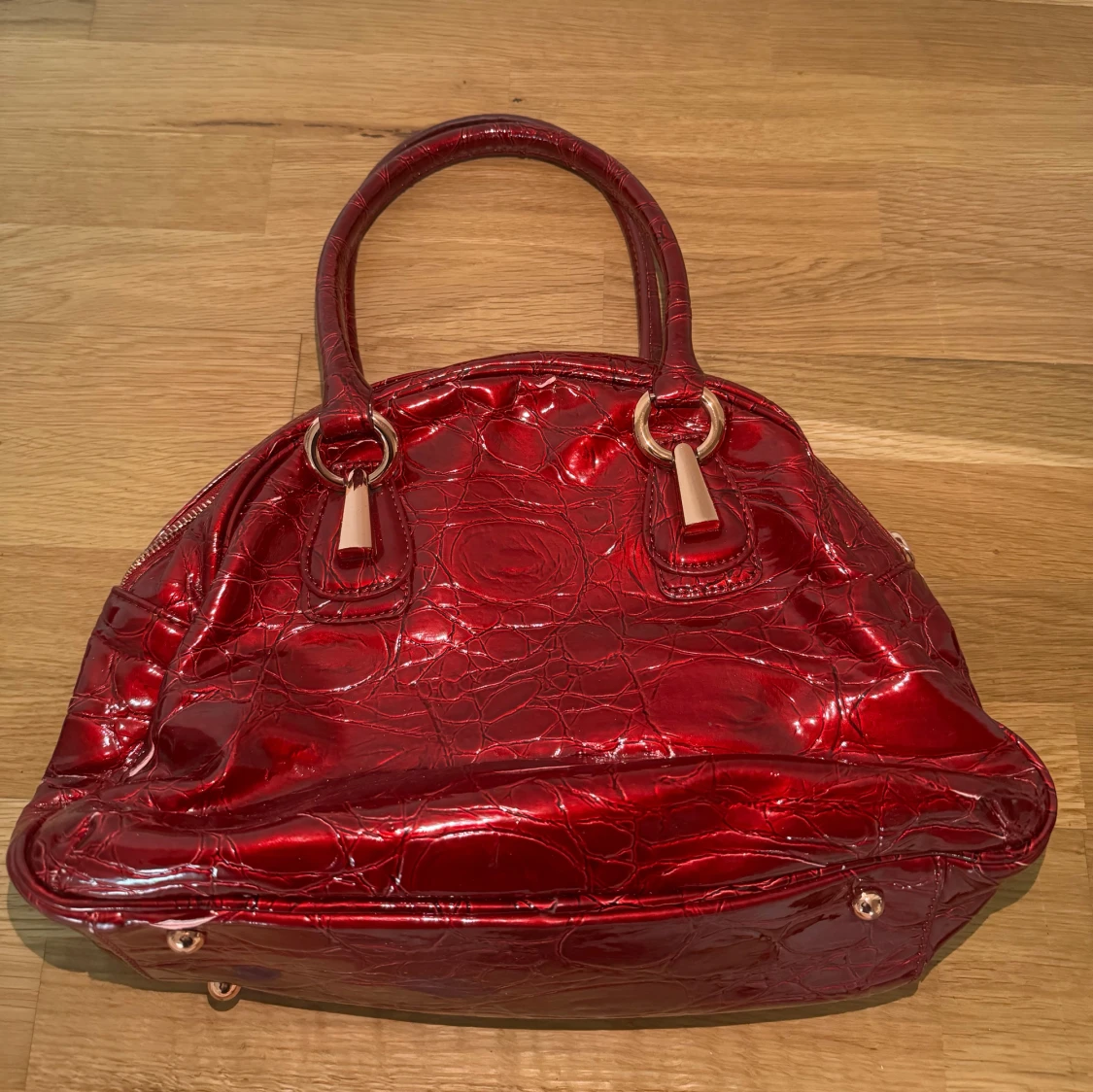 Röd väska  - 90