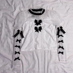 Jirai kei blus  - This is a LL design but it’s not the authentic product. Bought this second hand. Selling as it doesn’t fit me as I want to. Good condition, only used a few times by me and the previous owner. 