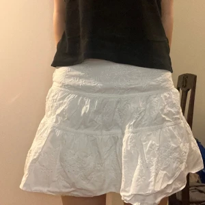 Minikjol - Så söt minikjol från Zara! Bra skick!