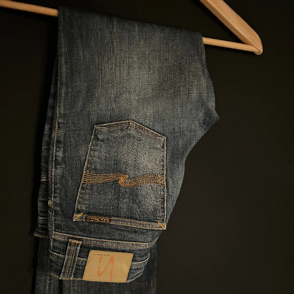 Tjena, vi säljer ett par Nudie jeans i storlek W28 L32 Mvh West supply. Jeans & Byxor.