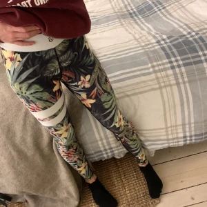 Tights stronger  - Säljer mina tights från stronger då de inte används använda Max 10 gånger 💕