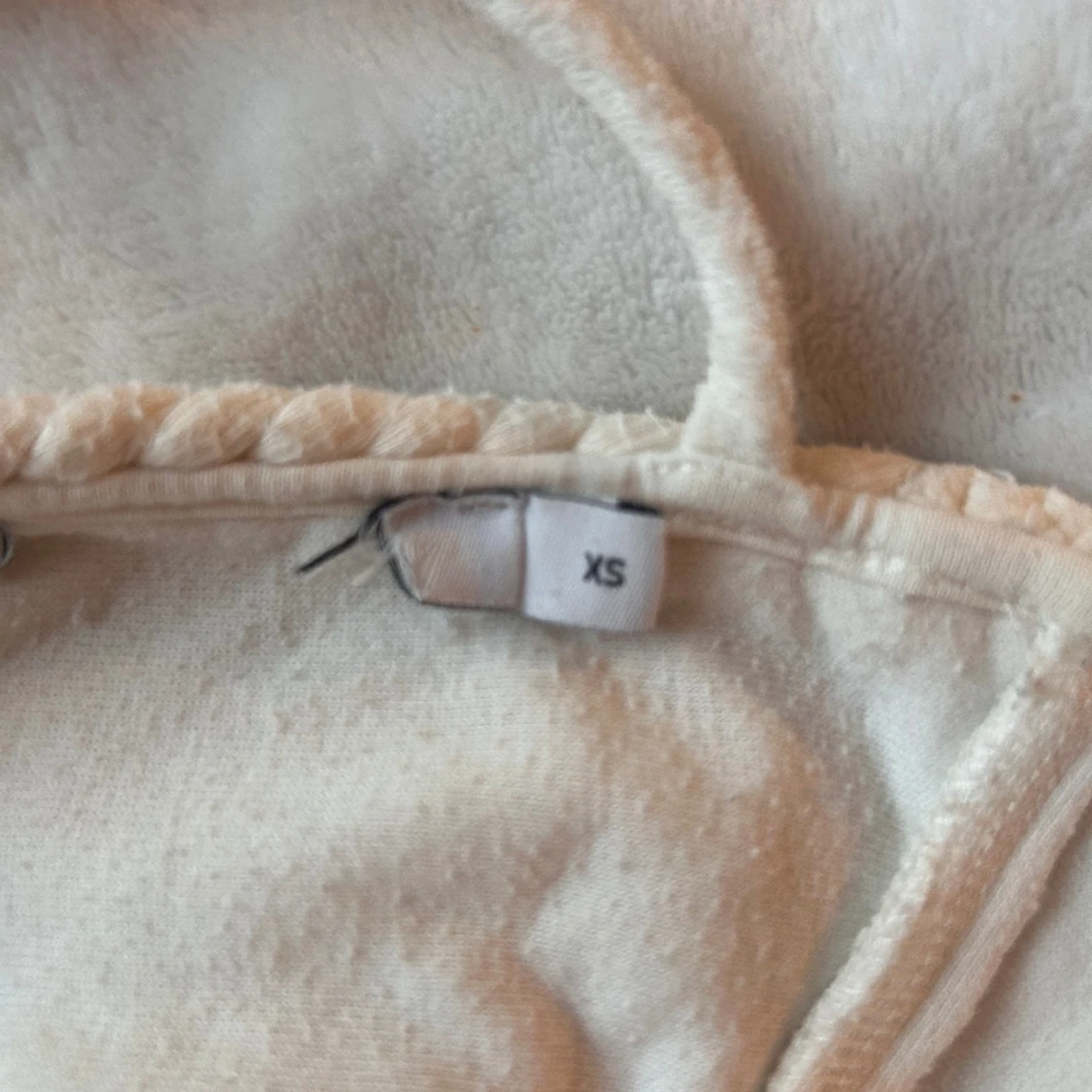 Vit klänning med öppen rygg  - 91