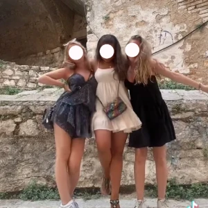 Svart klänning  - Så fin svart sommarklänning! Använt mycket, men ser fortfarande ut som nu😍 