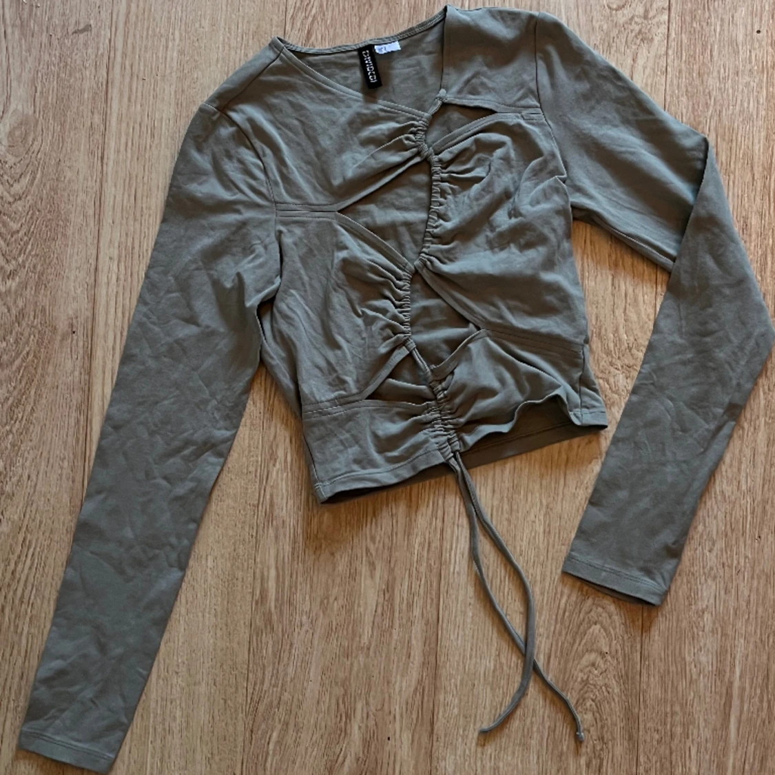 Tröja med snörning