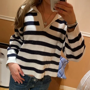 Superfin tröja  - En fin randig tröja💕 kontakta för frågor 