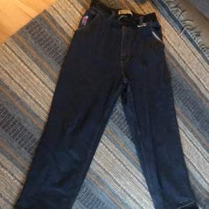 Bigboys carpenter jeans, lite heeldrag men inget som märks, 3 bilden) hör av er vid minsta fråga!