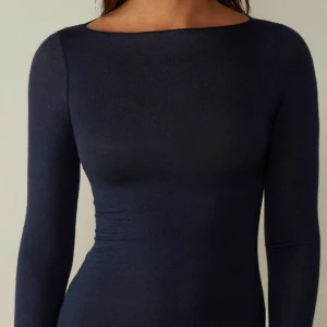 Intimissimi tröja - Säljer min intimissimi tröja eftersom den inte kommer till användning längre. Den har töjts ut lite men annars i väldigt fint skick❤️