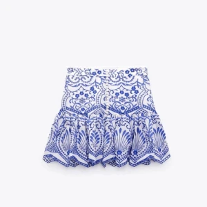 Zara kjol  - Så fin slutsåld kjol från zara som inte används 