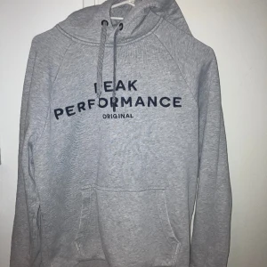 Peak performance  - Storlek M, liten skada (bild 3)