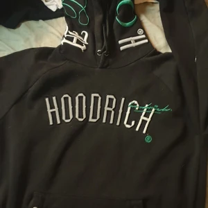Hoodrich hoodie - Minns it va jag köpte den för tror 1200 säljer för 500