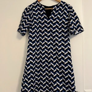 Klänning  - Jätte fin klänning i bra skick 