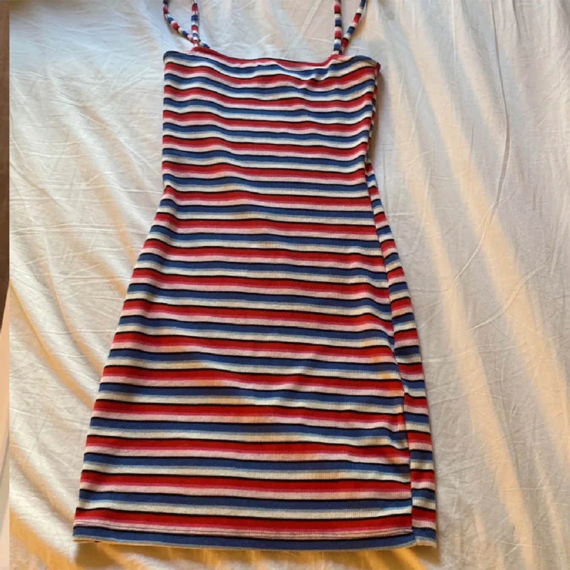 Randig kort klänning  - 90