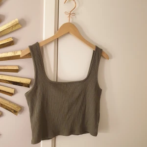 Topp - corppad ribbad topp