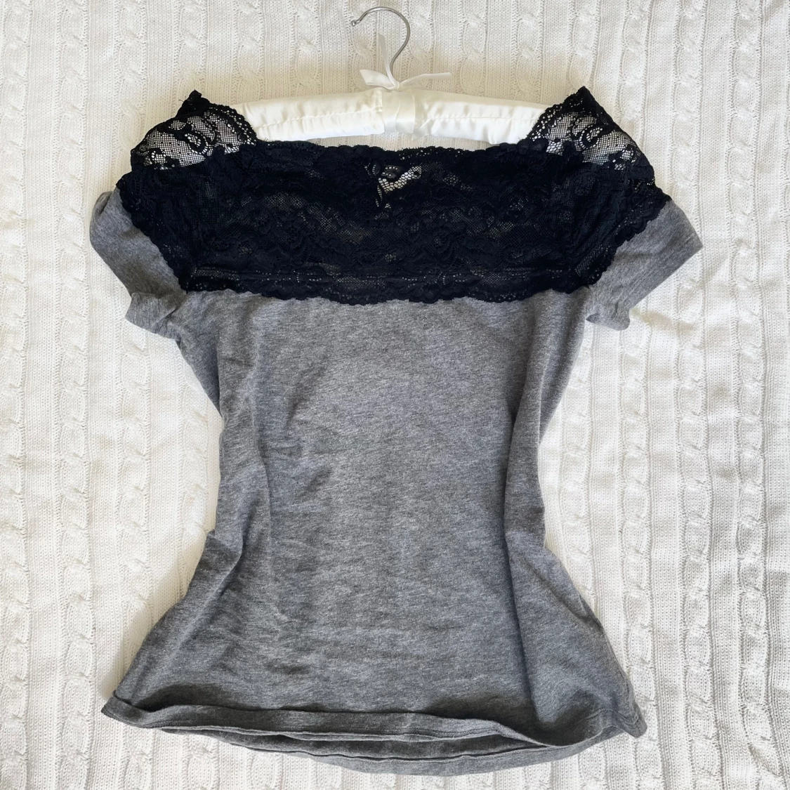 Off shoulder spets top 