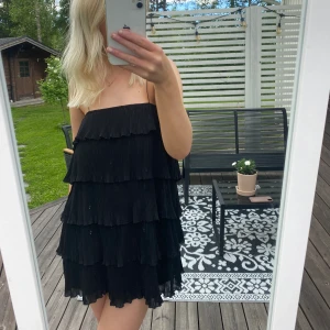 Volang klänning - Superfin svart volang klänning🌸