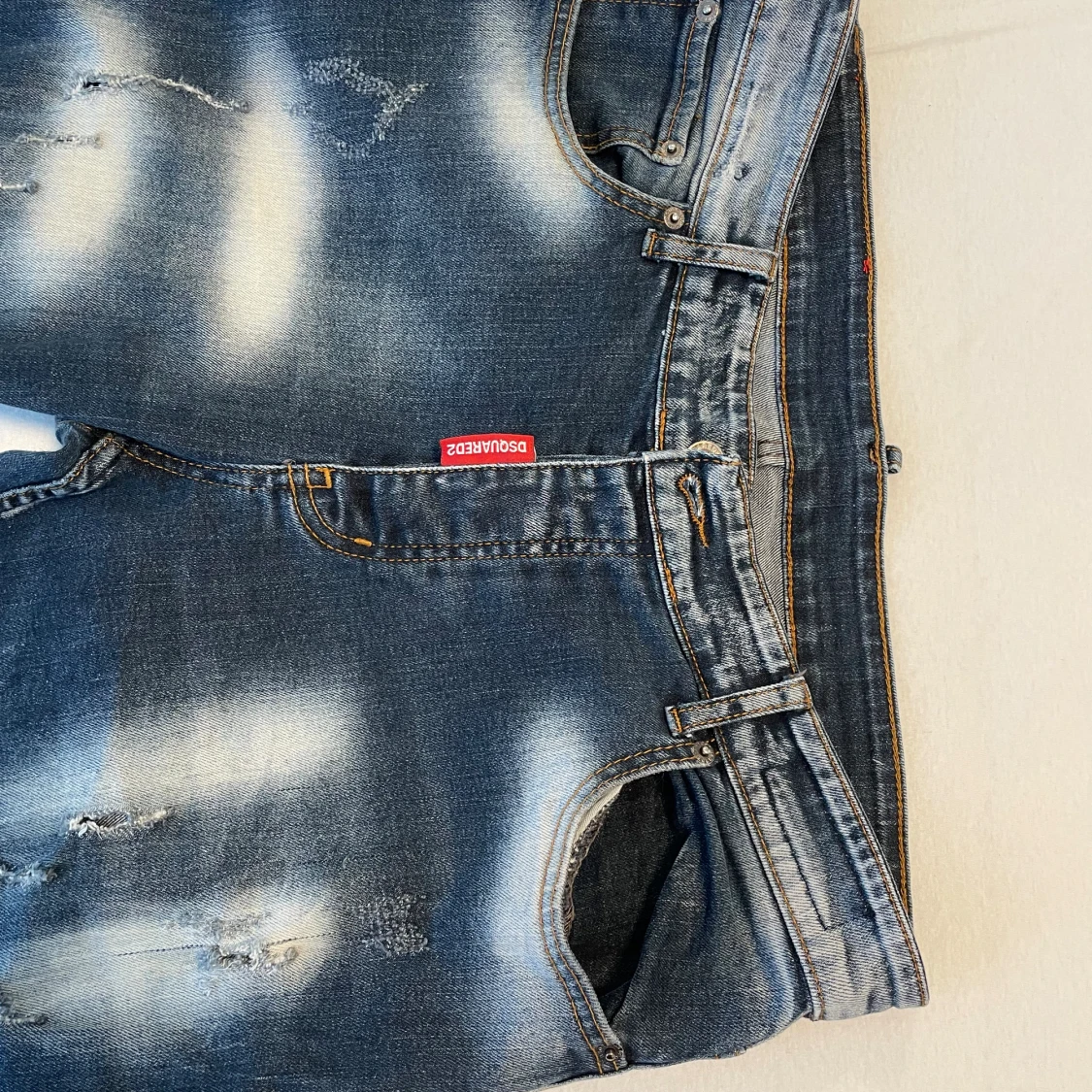 Säljer dessa ÄKTA DSQUARED2 jeans. (Bra skick) strl 52😇 - 91