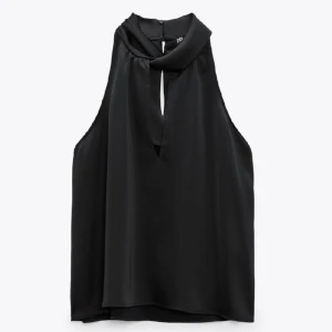 Zara halterneck blus - Endast använd 2 gånger! Bra skick, köparen står för frakt!