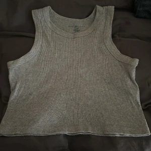 brandy melville  - brandy melville topp, skriv om fler frågor
