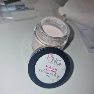 Akryl - Enbart testade, men har så mycket andra🫶🏼