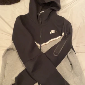 Nike tech kofta - Original nike tech kofta, skick 6/10