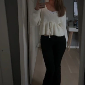 Tröja  - Säljer en jättefin tröja, använd 3 gånger så gått som ny💕fler bilder är det bara höra av sig💕pris går att diskutera 