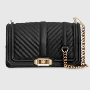 Rebecca Minkoff Leather crossbody bag - Rebecca Minkoff Leather crossbody bag som jag köpte för cirka ett halv år sedan för 4500kr på deras hemsida, säljer denna nu för halva priset🖤