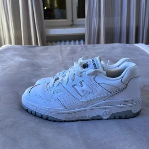 New balance 550 - Storlek 38, som nya använda 1 gång. 