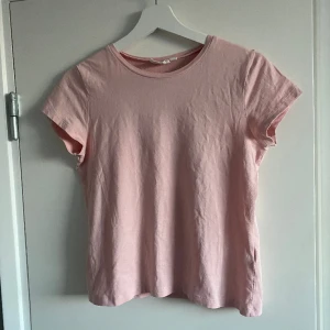 rosa t-shirt  - jättesöt rosa t-shirt från kappahl💗 storlek 158/164