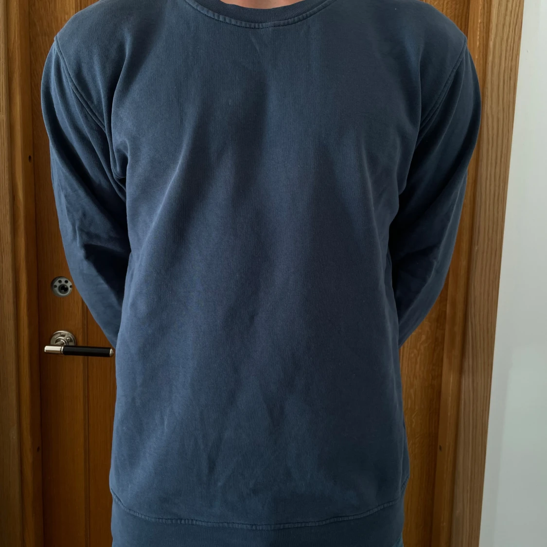 Långarmad blå tröja