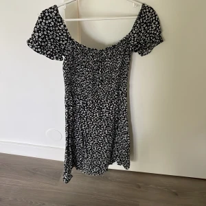 Klänning  - Fin sommarklänning från New Yorker 