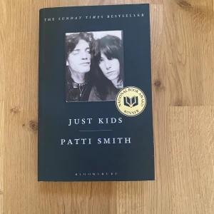 Just Kids - Hejsan svejsan, säljer just kids av Patti Smith som är helt oläst🤗