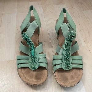 Sommarskor med klackar - Använda få gånger