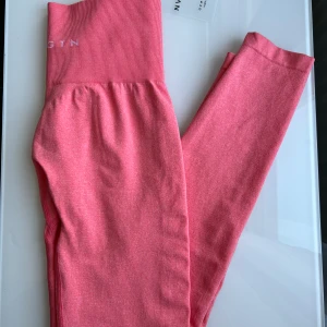 NGVTN tights, stl xs  - Tights från NVGTN som är aldrig använda med ny prislapp. Säljer då de blivit för små, pris går att diskuteras💗