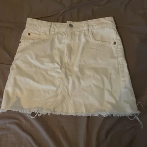 Vit jeanskjol - Xs använd fåtal gånger