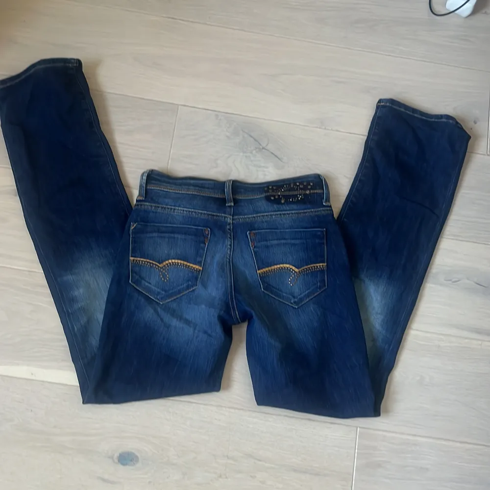 Ett par jätte snygga Mavi jeans som tyvärr var för små för mig. Jeans & Byxor.